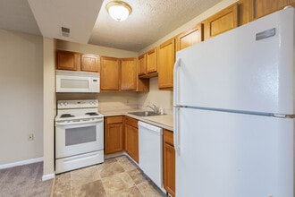 Tallmadge Pointe in Tallmadge, OH - Foto de edificio - Interior Photo