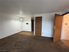 4107 Orchard Dale Dr NW in Canton, OH - Building Photo - Building Photo