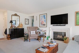 440 Por La Mar Cir in Santa Barbara, CA - Building Photo - Building Photo