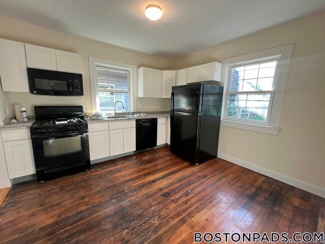 49 Forbes St, Unit 2 in Boston, MA - Building Photo - Building Photo