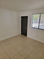 421 SW 6th St, Unit 8