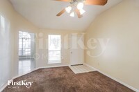 6694 N Regency Park Cir in Memphis, TN - Foto de edificio - Building Photo