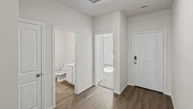 3405 Tomahawk Dr in Denison, TX - Building Photo - Building Photo