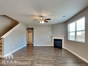 1244 Big Poplar Way in Locust Grove, GA - Foto de edificio - Building Photo