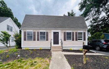 16 Kingsbury Ln in Glastonbury, CT - Building Photo - Building Photo