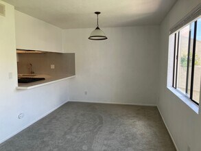 6915 Quail Pl, Unit West Bluff Hills in Carlsbad, CA - Building Photo - Building Photo