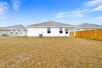 6304 Firefly Dr in Milton, FL - Building Photo - Building Photo