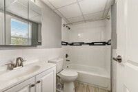 Laverock Apartments photo'