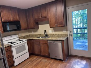 1773 Timber Lake Rd NW in Kennesaw, GA - Building Photo - Building Photo