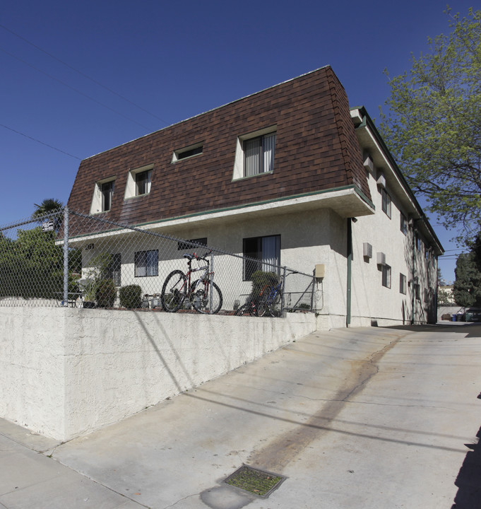 1223 W Verdugo Ave in Burbank, CA - Building Photo