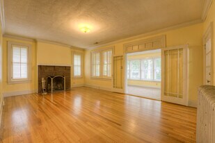 296 N Willett St in Memphis, TN - Building Photo