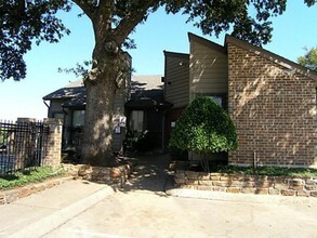 1614 Pecan Chase Cir in Arlington, TX - Building Photo - Building Photo