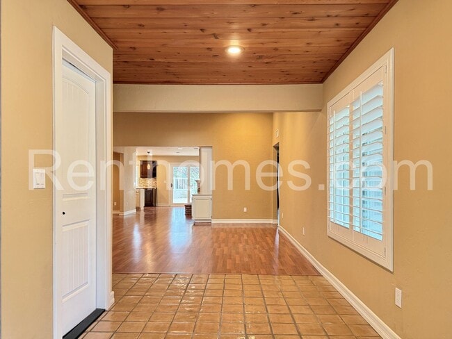 11339 Red Cedar Ln in San Diego, CA - Building Photo - Building Photo