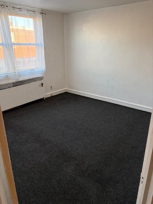 7137 Castor Ave, Unit 2nd Floor in Philadelphia, PA - Building Photo - Building Photo