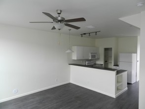 62 Squared Apartments in El Paso, TX - Building Photo - Interior Photo