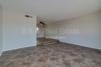137 E Riviera Dr in Tempe, AZ - Building Photo - Building Photo