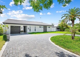 420 SE 13th Ave in Pompano Beach, FL - Building Photo - Building Photo