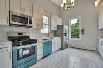 126 75th St, Unit 2 in North Bergen, NJ - Building Photo - Building Photo