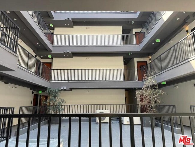 955 Fedora St in Los Angeles, CA - Building Photo - Building Photo