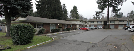 Robinwood Apartments in Vancouver, WA - Building Photo - Building Photo