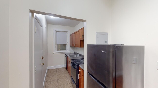 48 Lancaster Ter, Unit #107