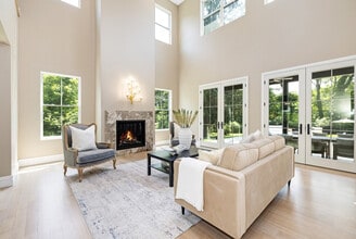 241 E Saddle River Rd, Unit SI ID1495030P in Saddle River, NJ - Foto de edificio - Building Photo