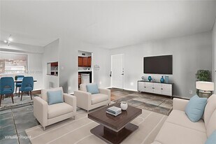 3083 N Oakland Forest Dr, Unit 206 in Oakland Park, FL - Building Photo