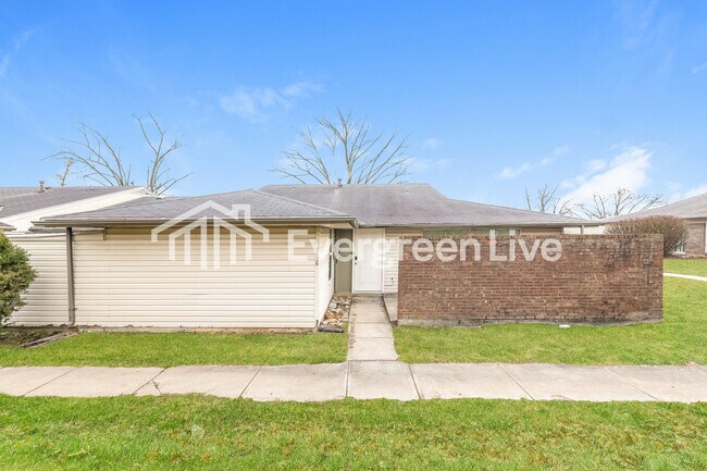 5636 Troy Villa Blvd in Huber Heights, OH - Building Photo - Building Photo