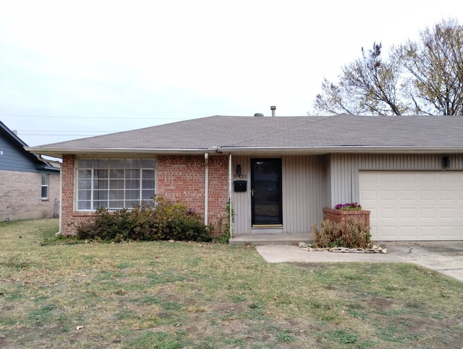 5421 E 17th St-Unit -303B-3 in Tulsa, OK - Building Photo