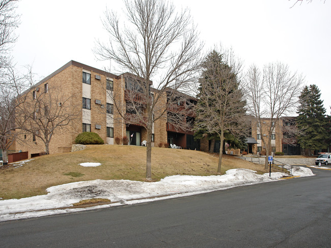 Parkview Terrace in Roseville, MN - Building Photo - Building Photo