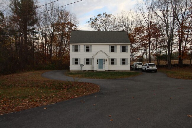 37 Oak Hill Rd in Standish, ME - Building Photo - Building Photo