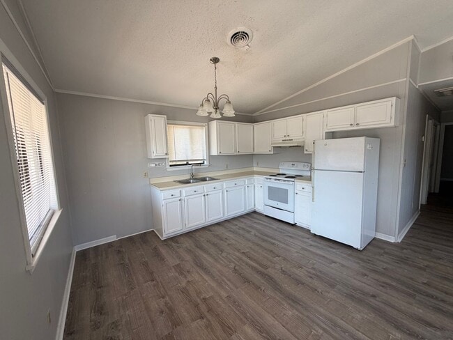 602 Clam Shell Dr in Kill Devil Hills, NC - Building Photo - Building Photo