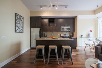 339 Adelaide St E in Toronto, ON - Building Photo - Building Photo