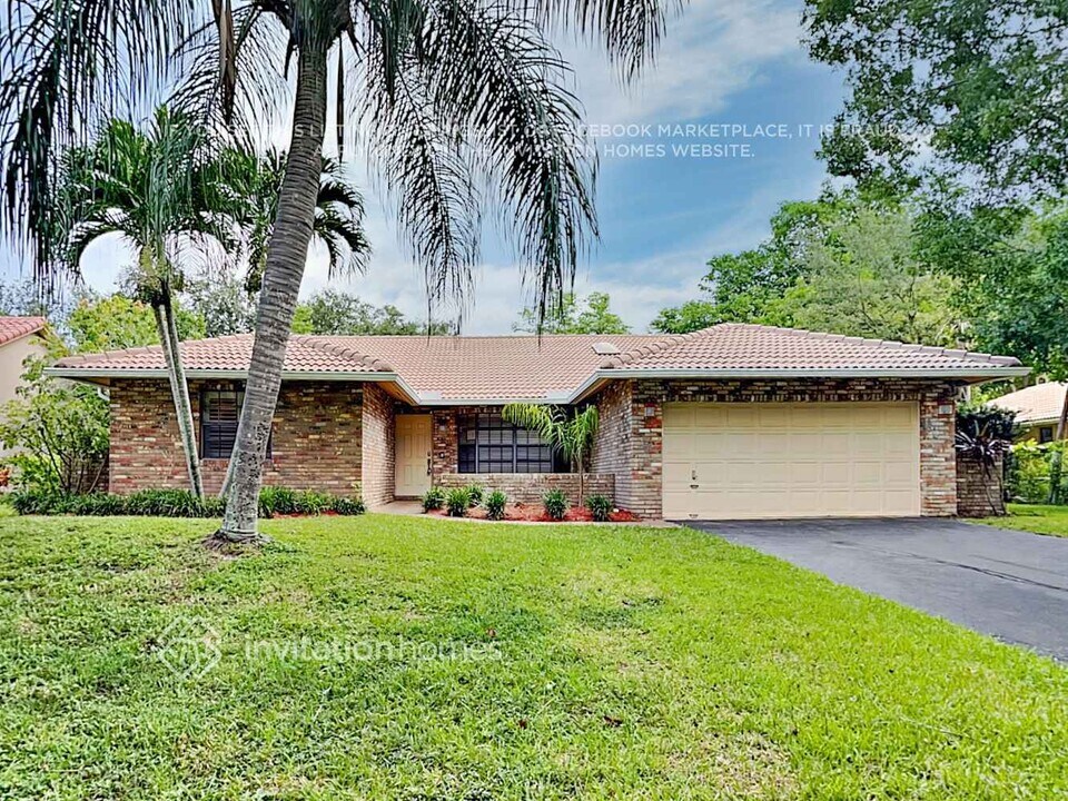 8855 NW 47th Dr in Coral Springs, FL - Building Photo