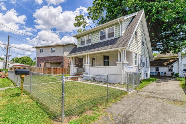 11 Letson Pl in Edison, NJ - Foto de edificio - Building Photo