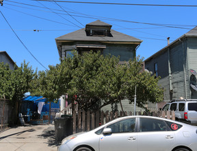 3240 E 9th St in Oakland, CA - Foto de edificio - Building Photo