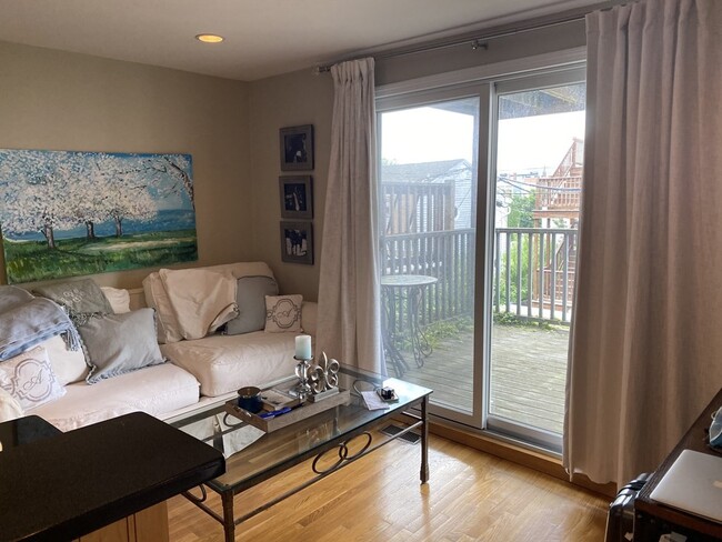 522 E 3rd St, Unit 2 in Boston, MA - Building Photo - Building Photo