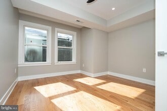 1711 S 5th St in Philadelphia, PA - Foto de edificio - Building Photo