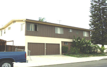 2151 Pasadena Ave in Long Beach, CA - Building Photo - Building Photo