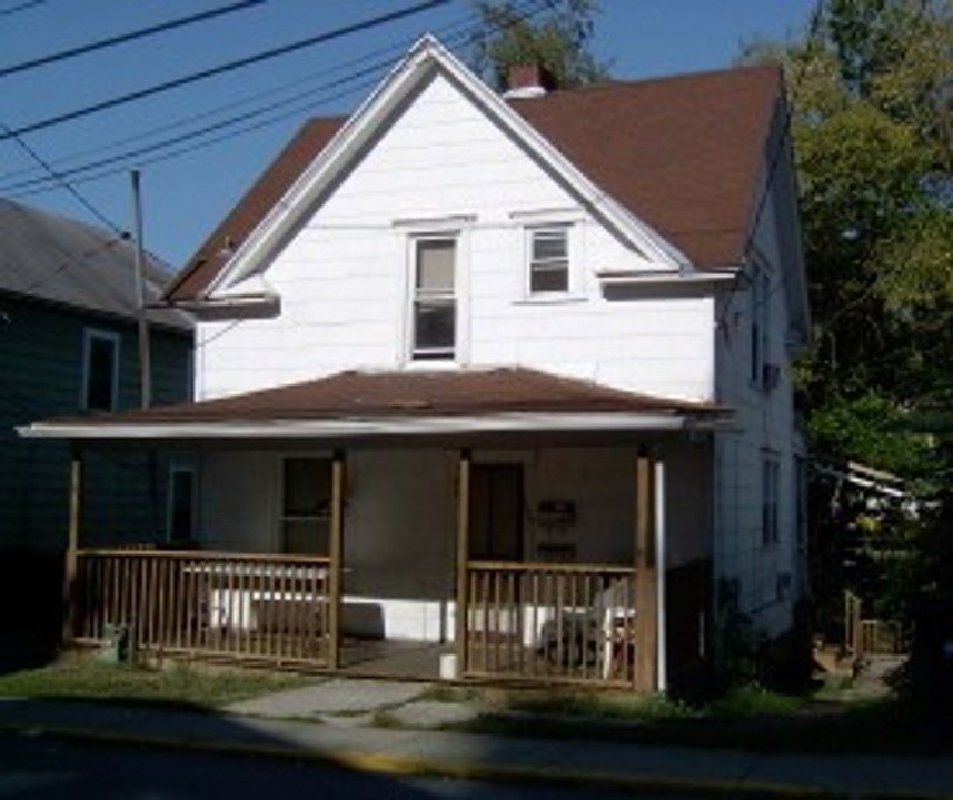 765 Garrison Ave Photo