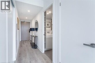 370 Martha St in Burlington, ON - Building Photo - Building Photo