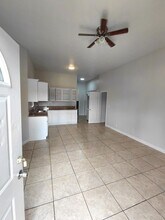 851 W 93rd St in Los Angeles, CA - Building Photo - Building Photo