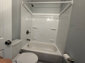 107 N Sanford St in Pontiac, MI - Foto de edificio - Building Photo