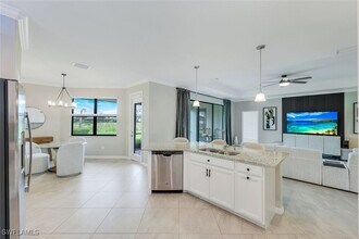 19302 Elston Wy in Estero, FL - Foto de edificio - Building Photo