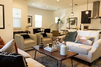 3041 Crocker Dr in Sacramento, CA - Building Photo - Building Photo