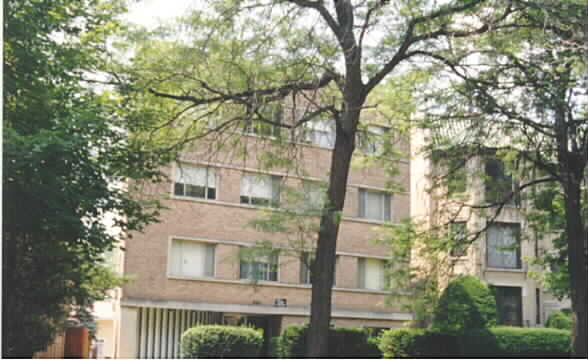 7306 N Ridge Rd in Chicago, IL - Building Photo