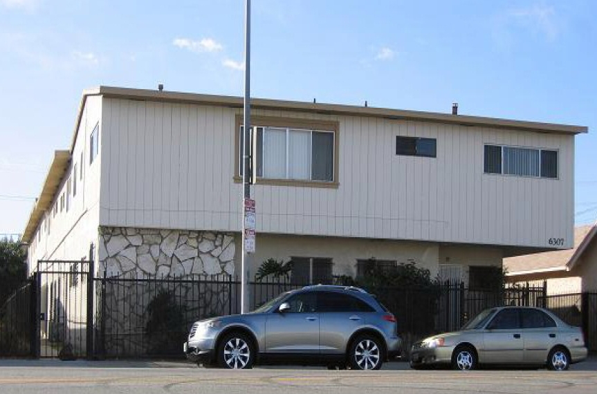 6307 Crenshaw Blvd in Los Angeles, CA - Building Photo