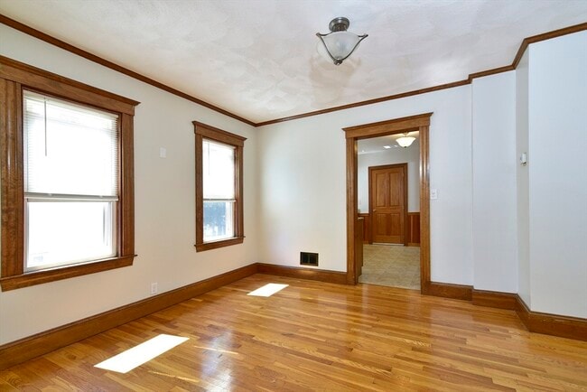 43 Oakridge St, Unit 2 in Boston, MA - Building Photo - Building Photo