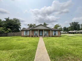 18874 Mahan Loop in Robertsdale, AL - Building Photo