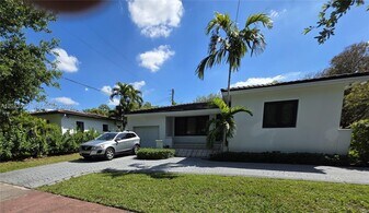 1015 Pizarro St in Coral Gables, FL - Building Photo